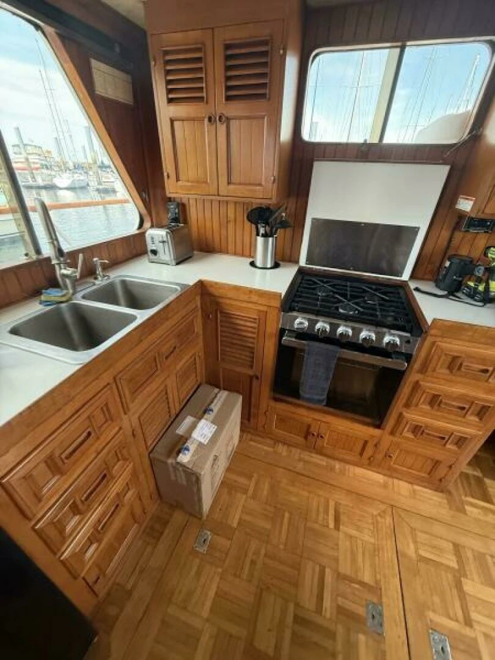 DeFever 42 Yacht For Sale