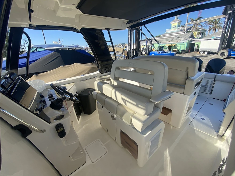 Boston Whaler 350 Realm Yacht For Sale