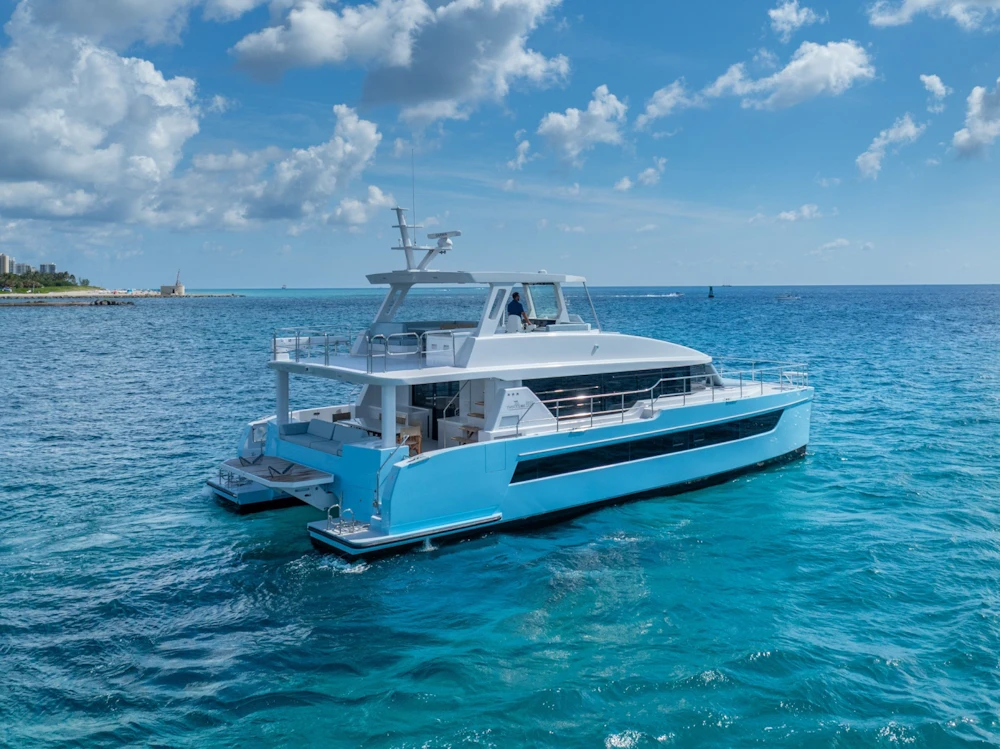 Two Oceans 555 Yacht For Sale