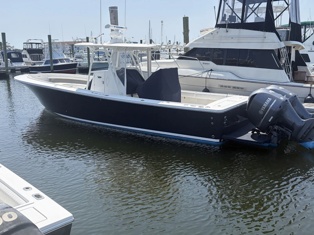 Regulator 34 Yacht For Sale