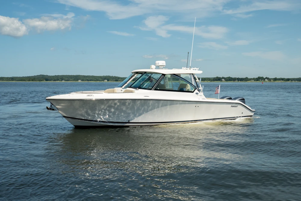 Pursuit 325 DC Yacht For Sale