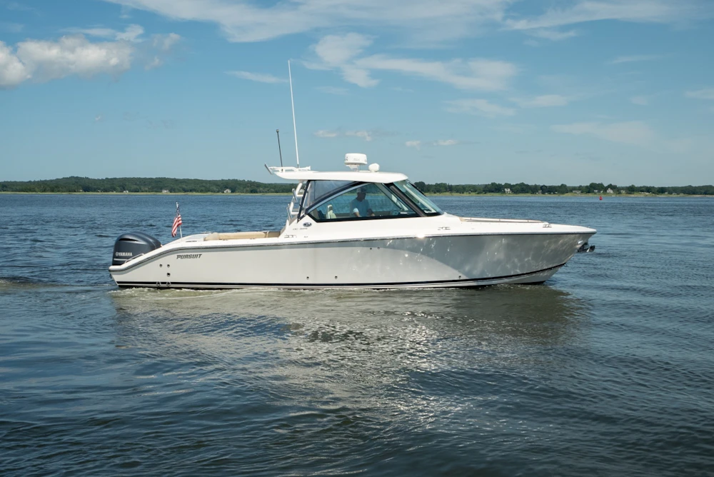 Pursuit 325 DC Yacht For Sale
