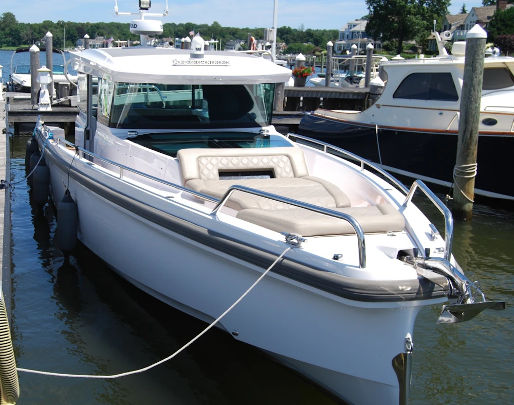 Axopar 37 XC Cross Cabin Yacht For Sale