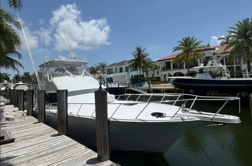 Hatteras Convertible Yacht For Sale