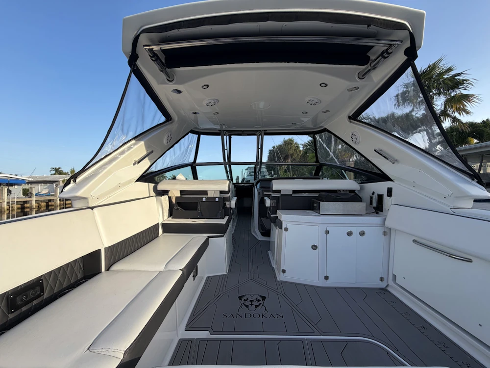 Monterey 385SE Super Express Yacht For Sale