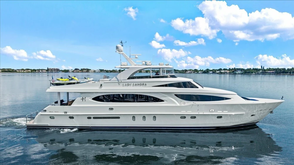 Hargrave Raised Piolthouse Yacht For Sale