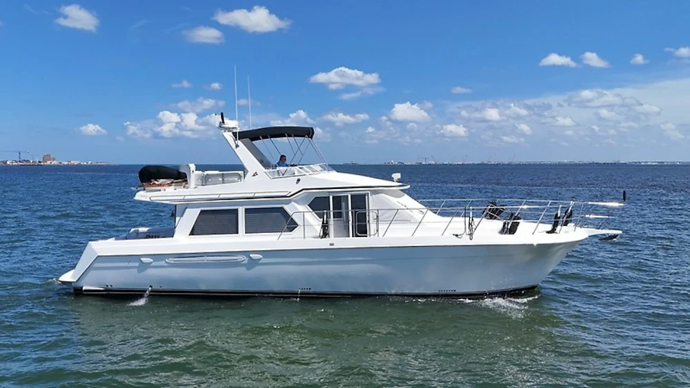 Navigator 5300 Classic Yacht For Sale