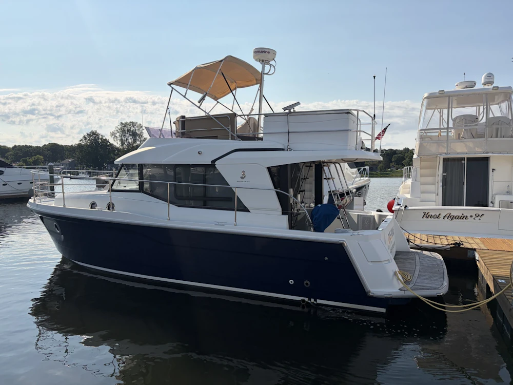 Beneteau SWIFT TRAWLER 30 Yacht For Sale