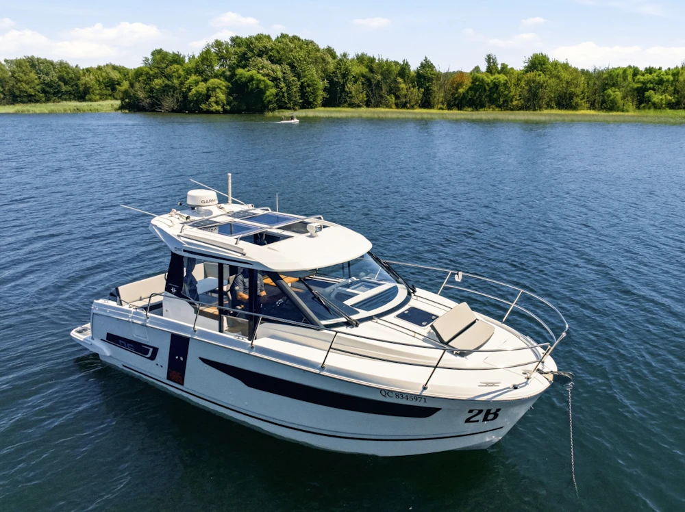 Jeanneau NC 895 Yacht For Sale