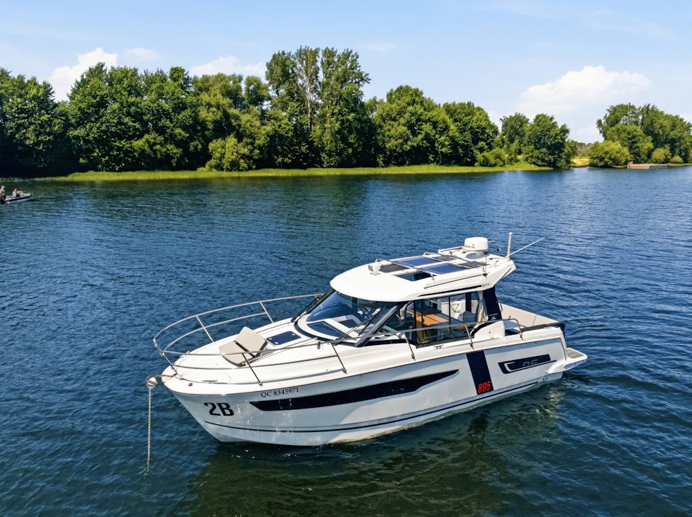 Jeanneau NC 895 Yacht For Sale