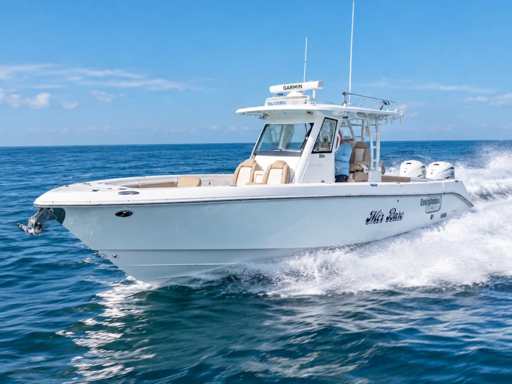 Everglades 335 CC Yacht For Sale