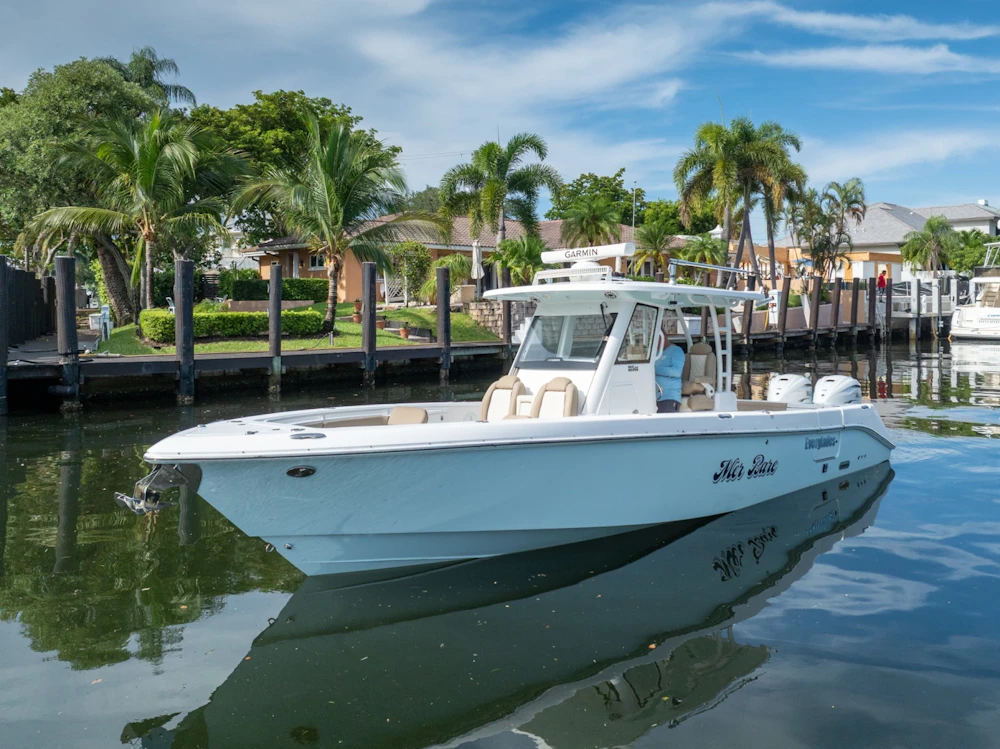 Everglades 335 CC Yacht For Sale
