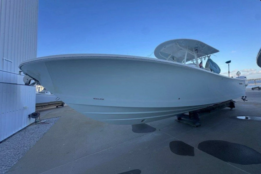 Regulator 34 Yacht For Sale