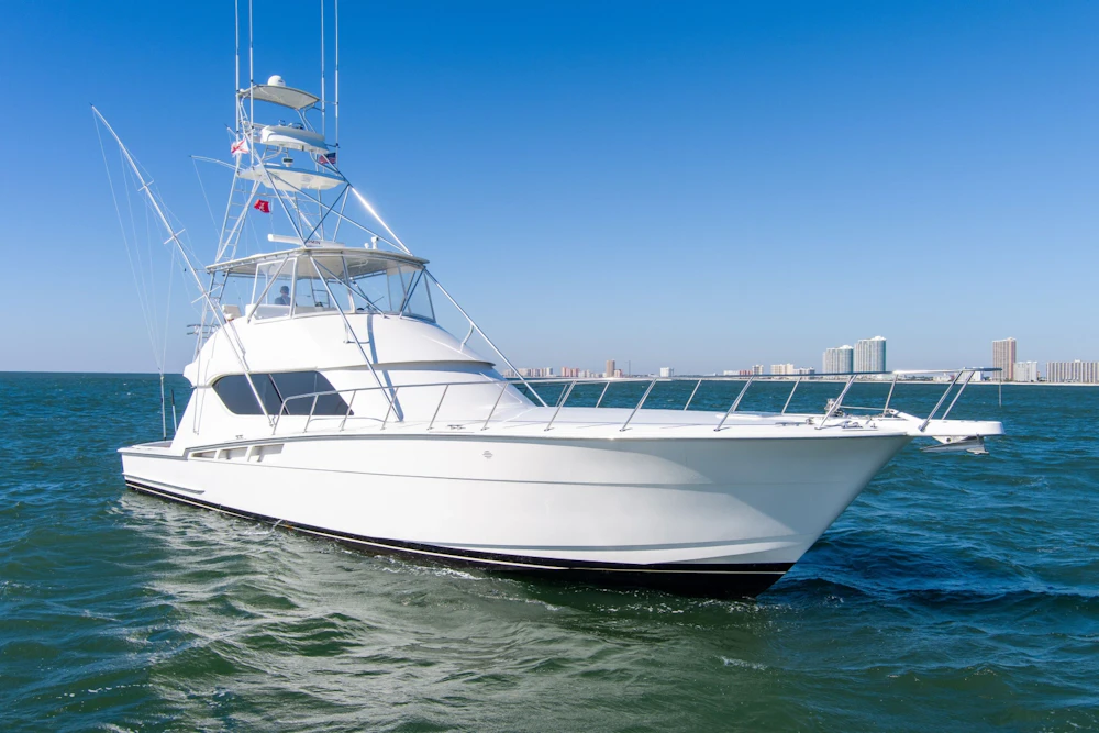 Hatteras 60 Convertible Yacht For Sale