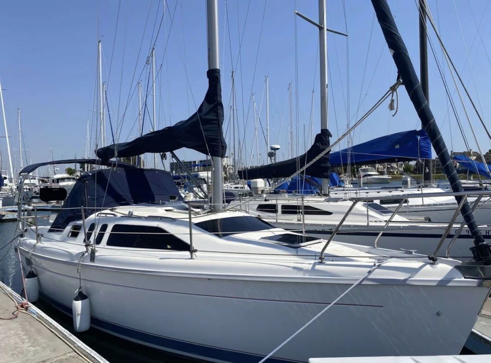 Hunter  Yacht For Sale