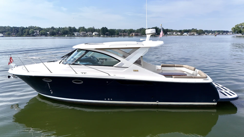 Tiara Yachts 3100 Coronet Yacht For Sale