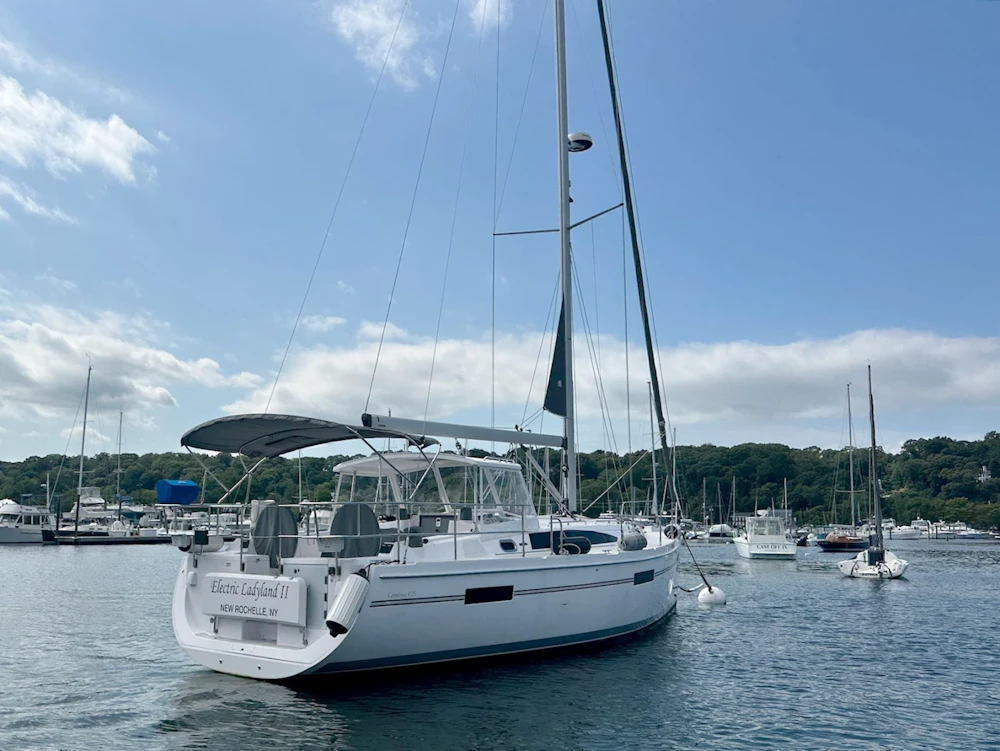 Catalina 425 Yacht For Sale