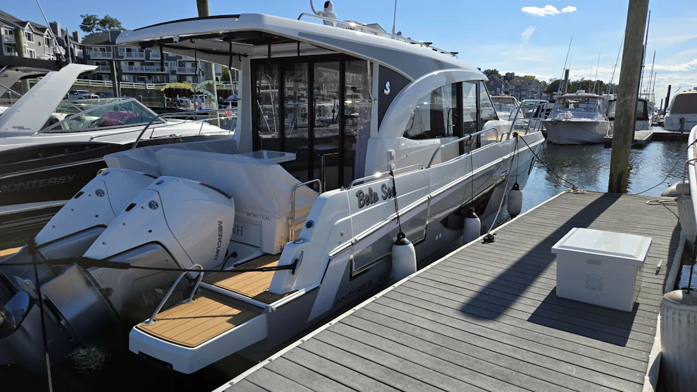Beneteau Antares 11 Coupe Yacht For Sale