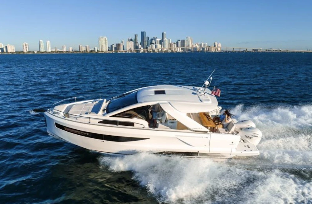 Jeanneau DB37 Yacht For Sale