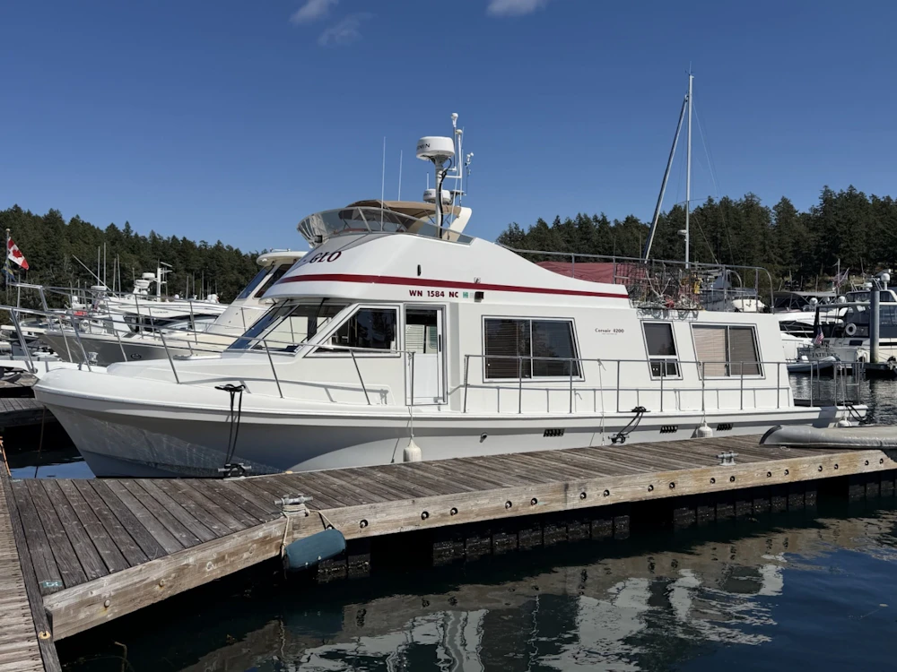 Cruise-A-Home Corsair 4200 Yacht For Sale