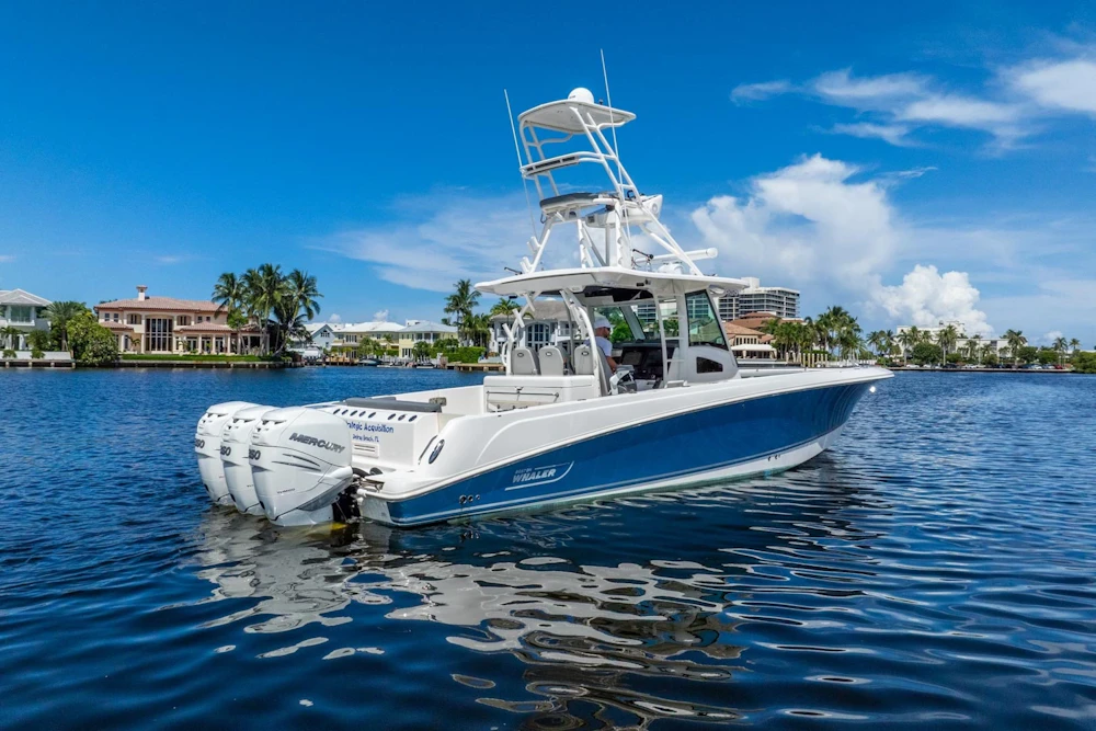 Boston Whaler  Yacht For Sale