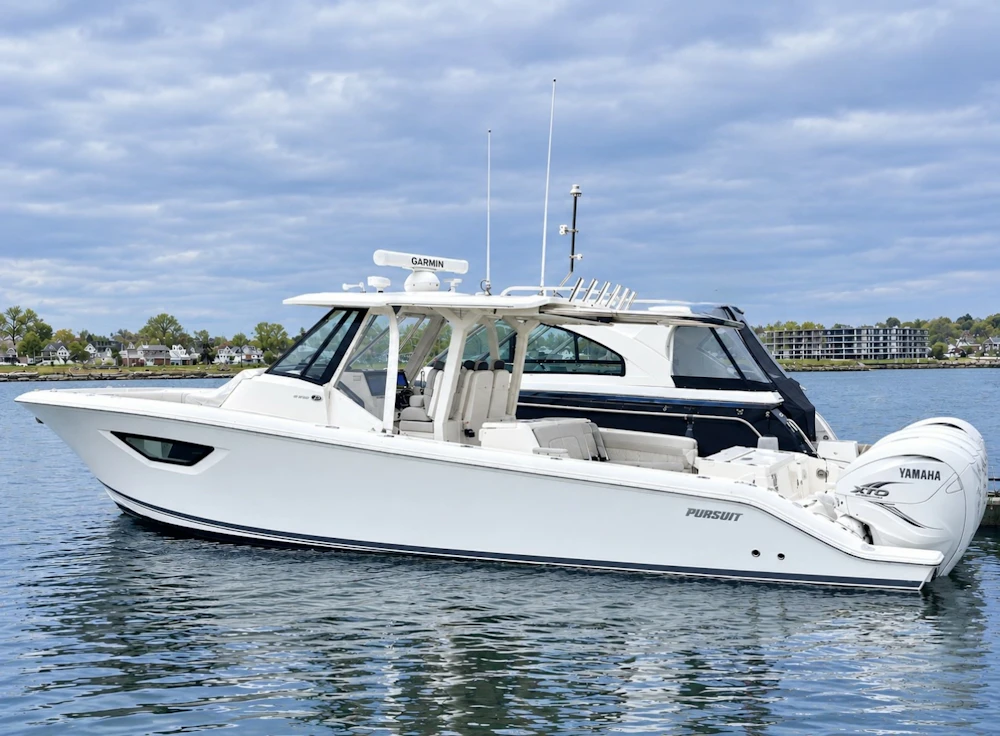 Pursuit S378 Yacht For Sale