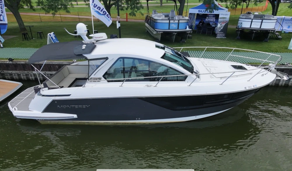 Monterey 360 Sport-Coupe Yacht For Sale