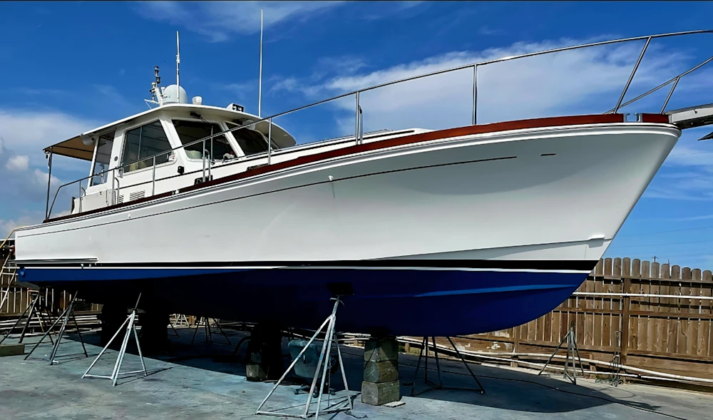 Grand Banks Eastbay 43 HX SX Yacht For Sale