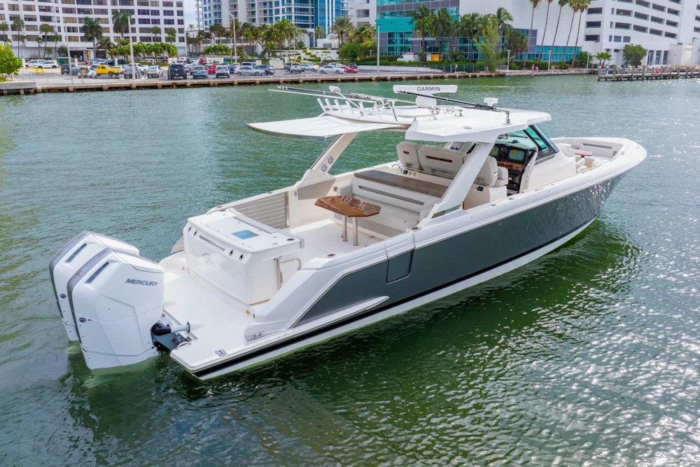 Tiara Yachts 43 LS Yacht For Sale