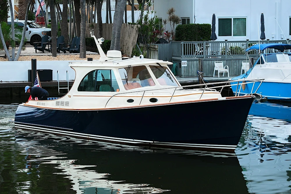 Hinckley Picnic Boat 37 MKIII Yacht For Sale