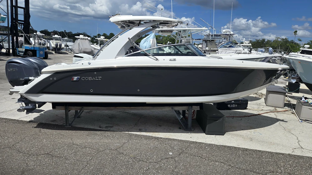 Cobalt 30SC Yacht For Sale