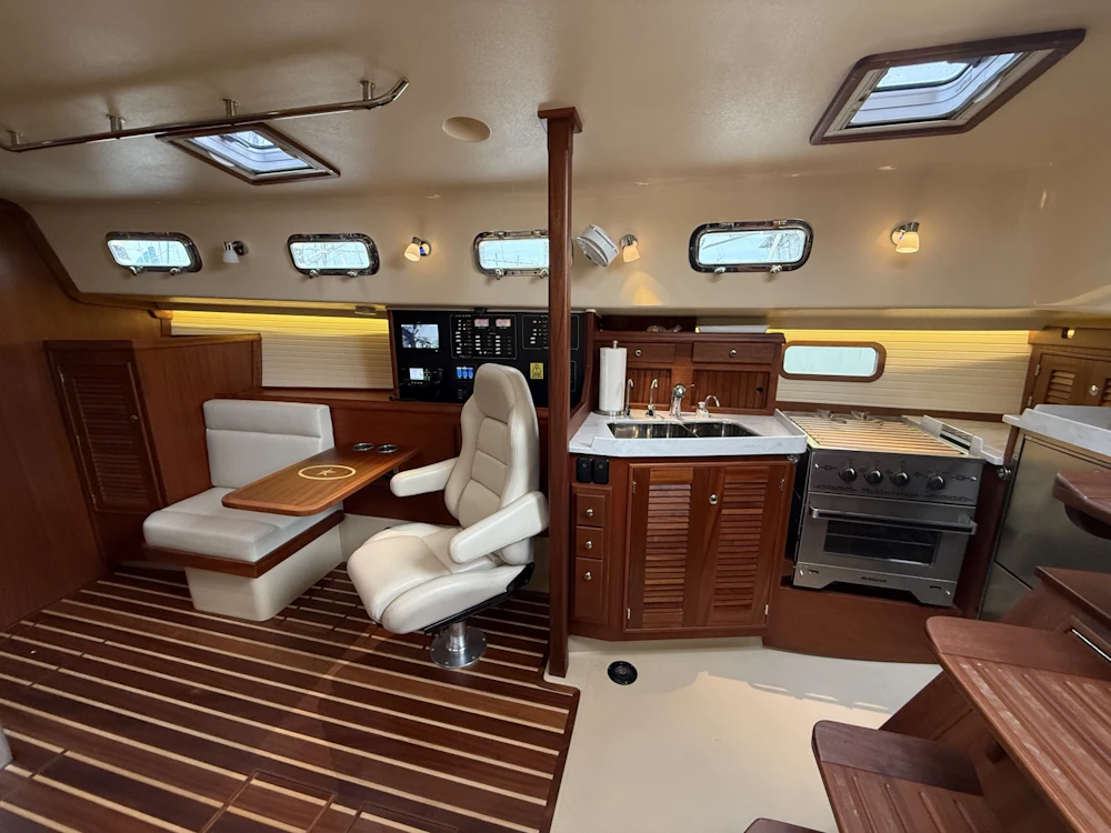 Island Packet 349 Yacht For Sale