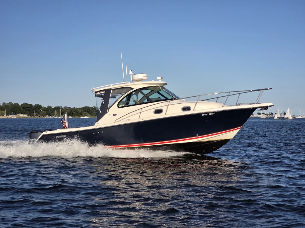 Pursuit 315 Offshore Yacht For Sale