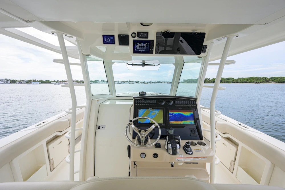 Boston Whaler 380 Outrage Yacht For Sale