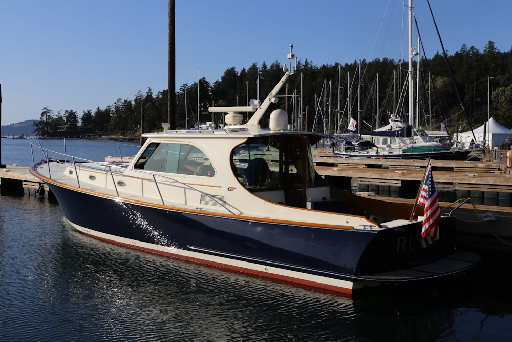 Hinckley Talaria 44 Yacht For Sale