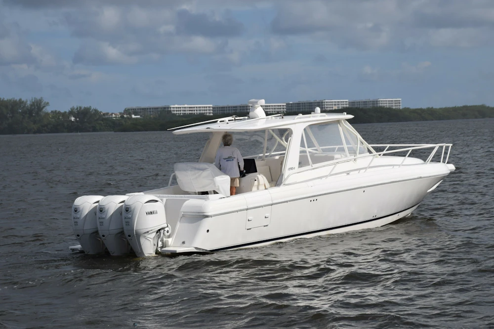 Intrepid 390 Sport Yacht Yacht For Sale