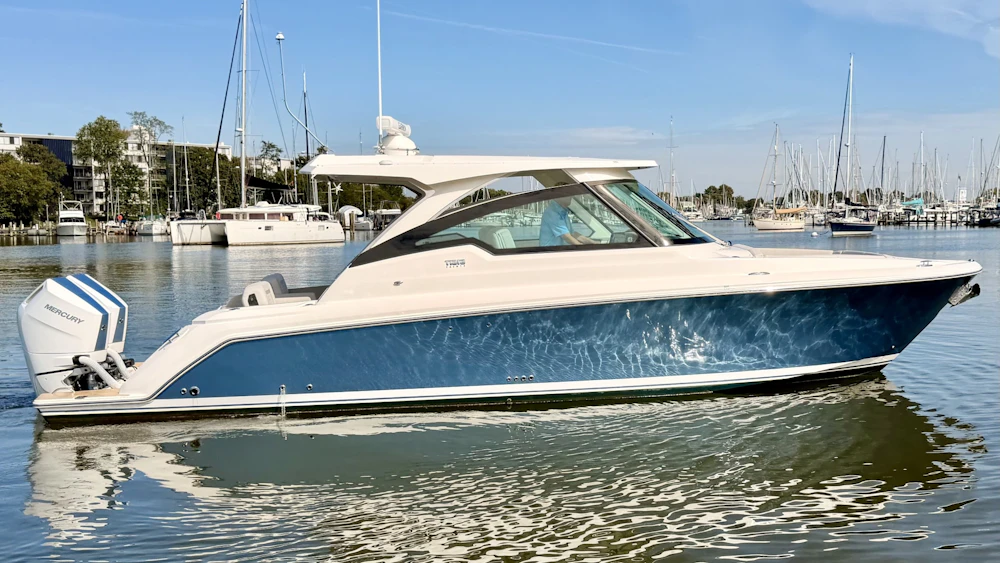Tiara Yachts 34 LX Yacht For Sale