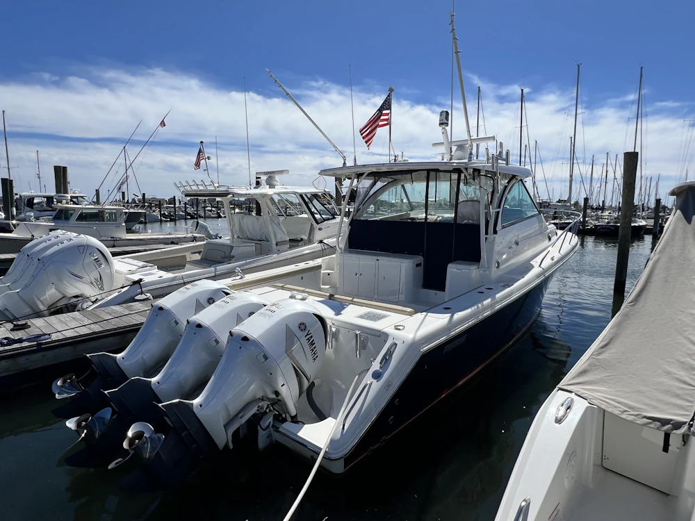 Pursuit 385 Offshore Yacht For Sale