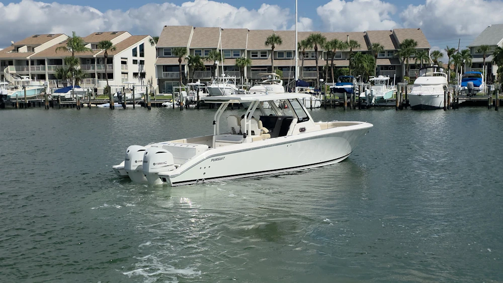 Pursuit 328 Sport Yacht For Sale