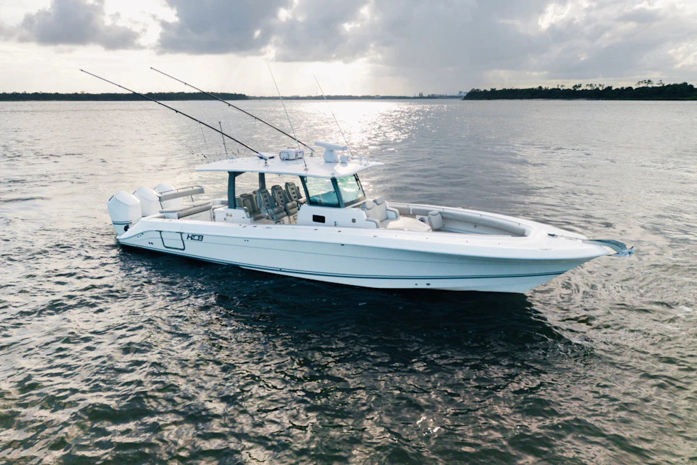 HCB 42 Lujo Yacht For Sale