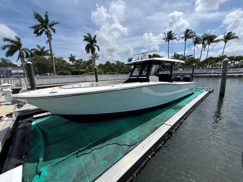 Robalo R360 Yacht For Sale