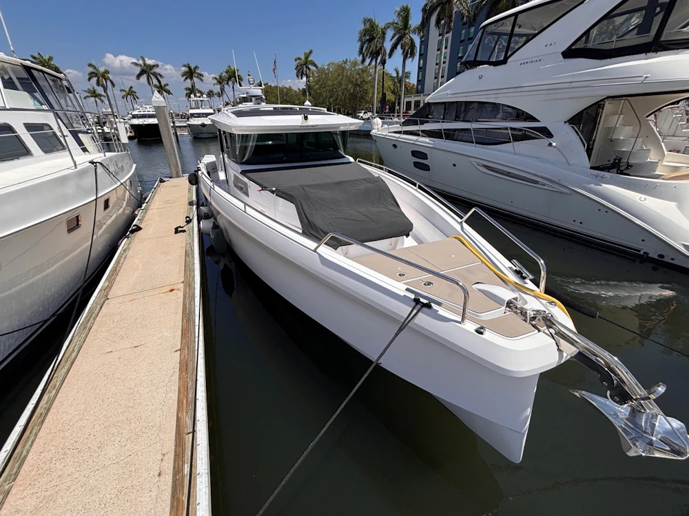 Axopar 45 XC Cross Cabin Yacht For Sale