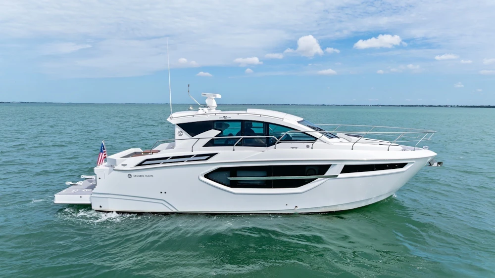 Cruisers Yachts 42 Cantius Yacht For Sale