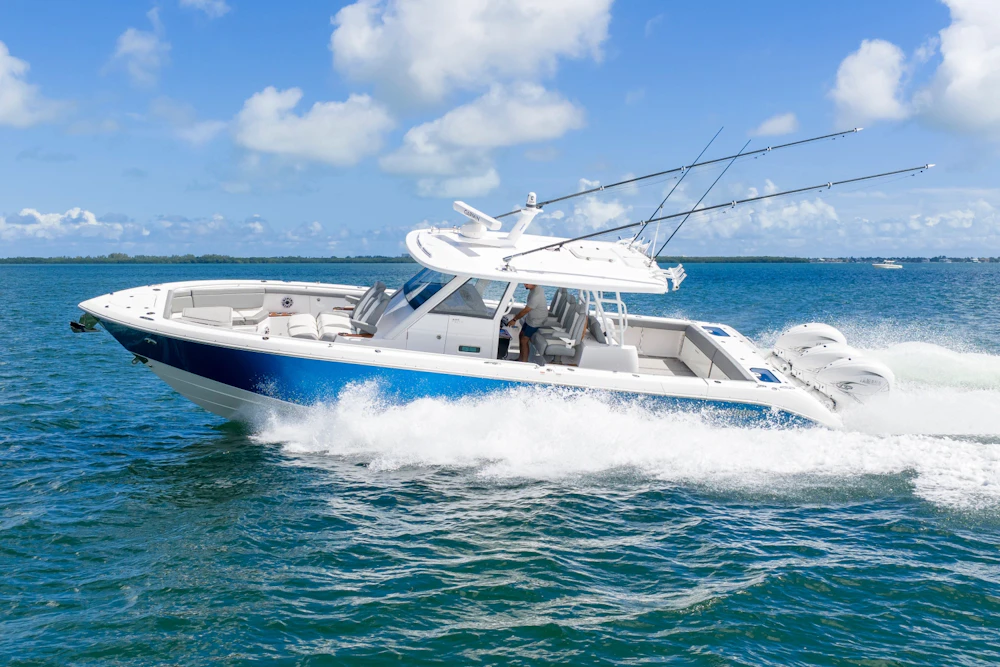 Everglades 395 CC Yacht For Sale