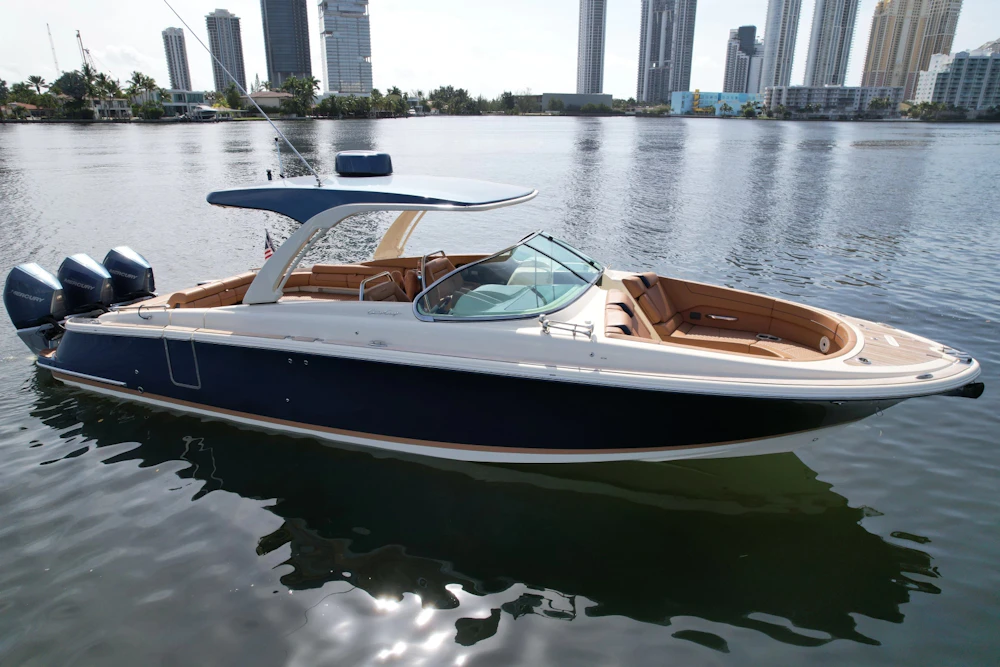 Chris-Craft Launch 35 GT Yacht For Sale