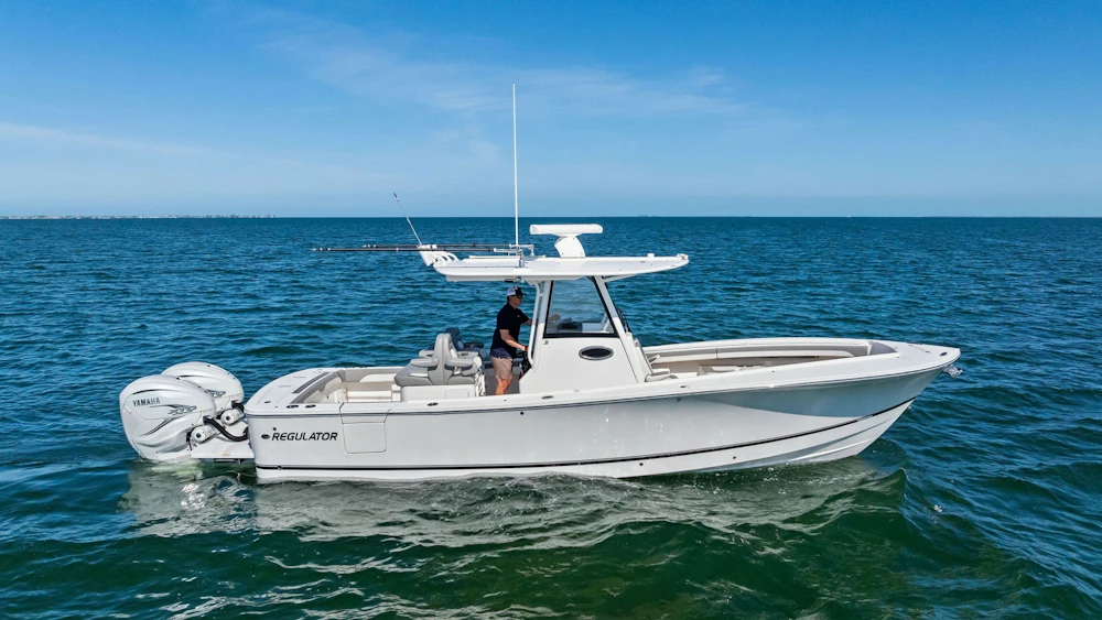 Regulator 31 Yacht For Sale