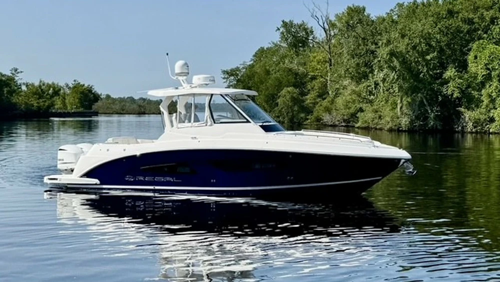 Regal 33 SAV Yacht For Sale
