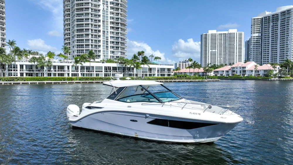 Sea Ray Sundancer 320 OB Yacht For Sale