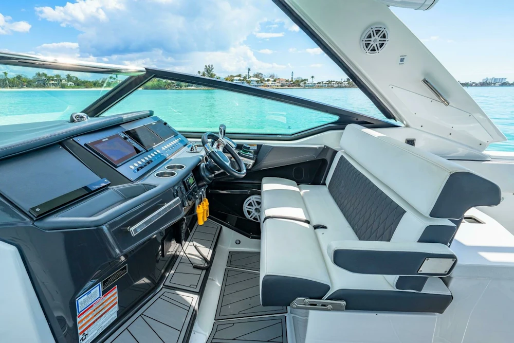 Monterey 385 SS Yacht For Sale