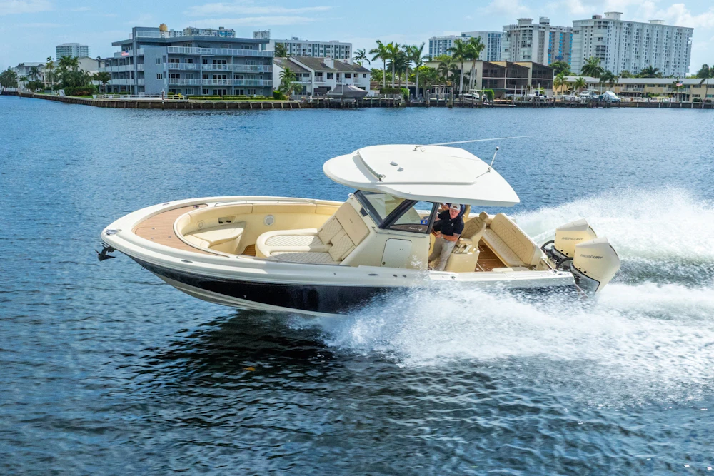 Chris-Craft Catalina 30 Yacht For Sale